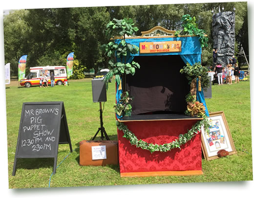 Puppet show for children at festival