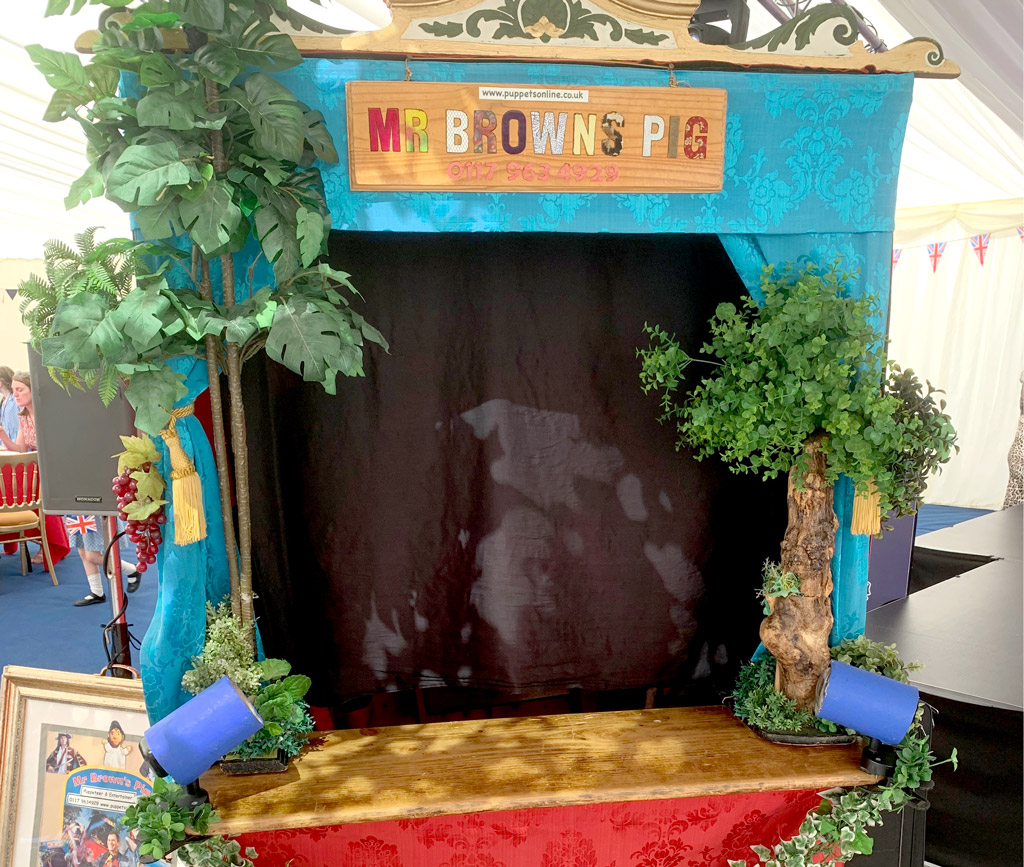Mr Brown's Pig Booth Puppet Shows for Children